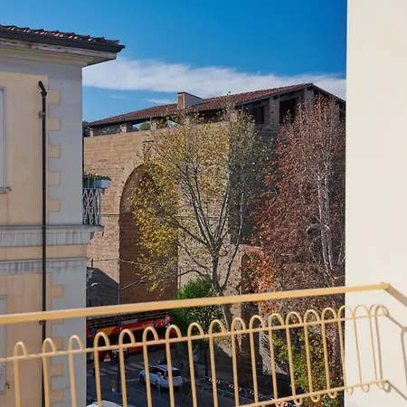 Florence&us San Frediano Guest house *